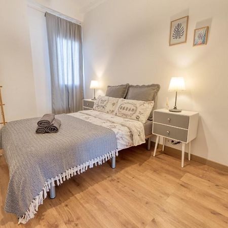 Beams & Bricks Apartment Валенсия Екстериор снимка
