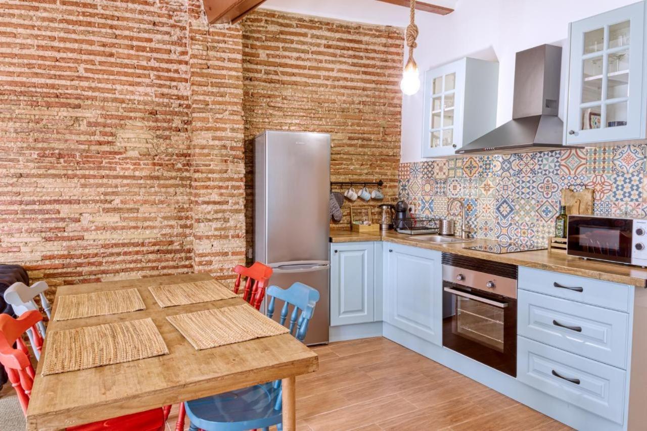 Beams & Bricks Apartment Валенсия Екстериор снимка
