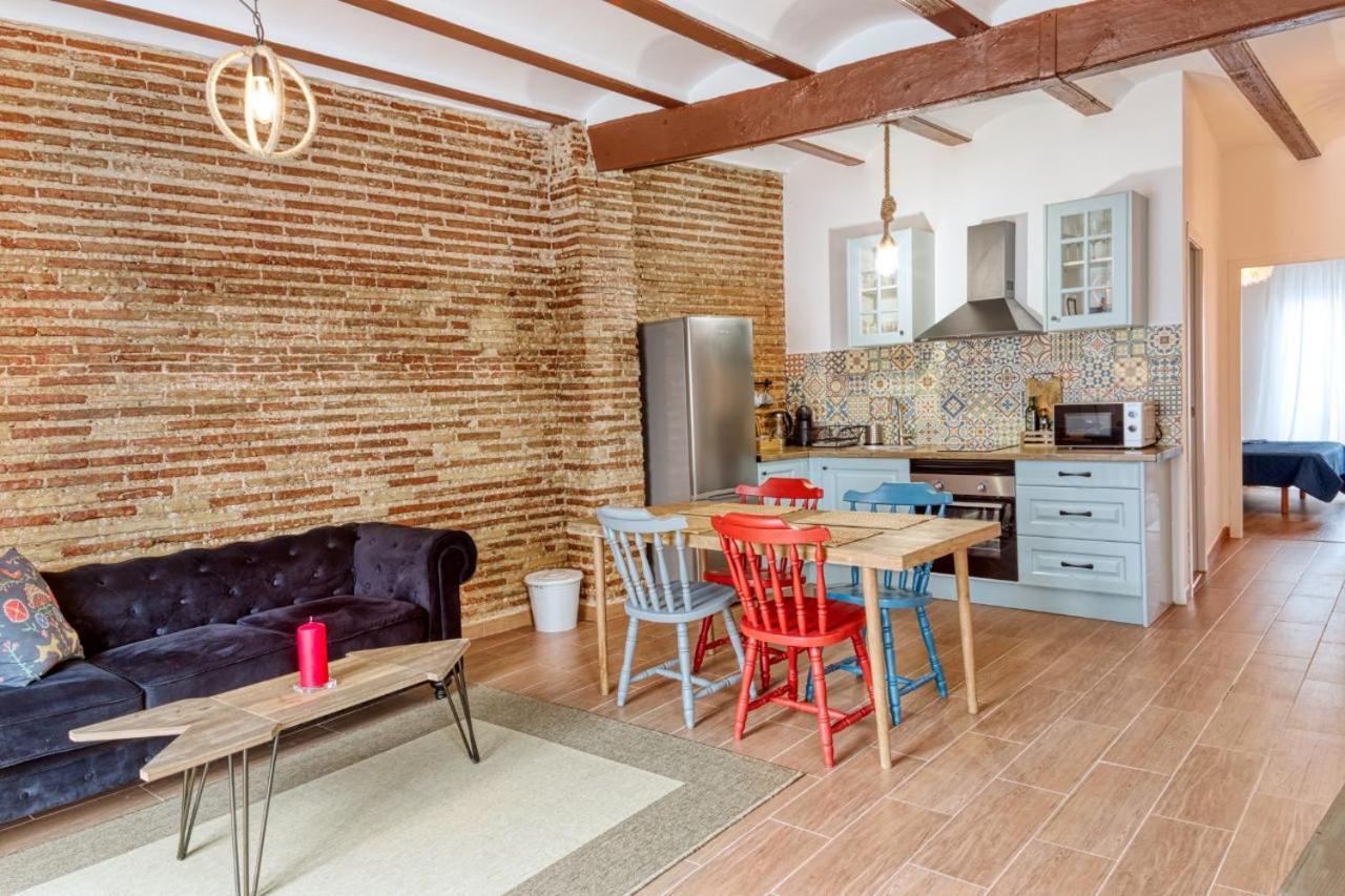 Beams & Bricks Apartment Валенсия Екстериор снимка