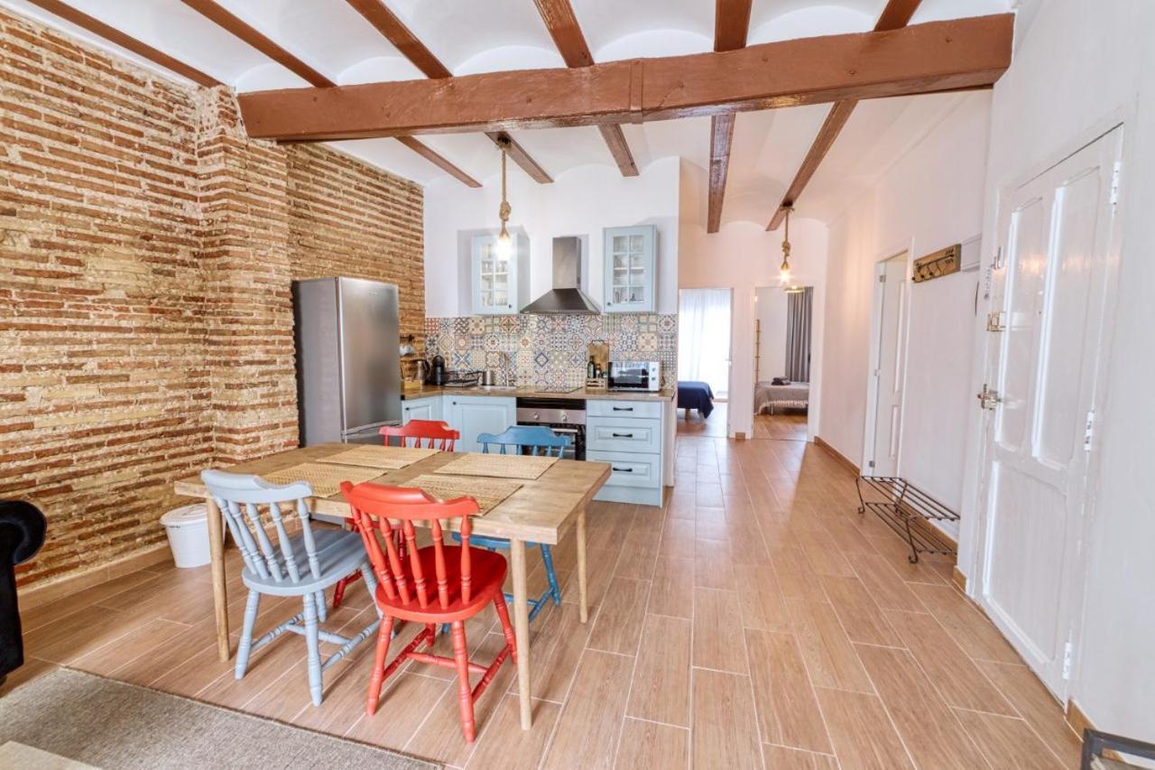Beams & Bricks Apartment Валенсия Екстериор снимка