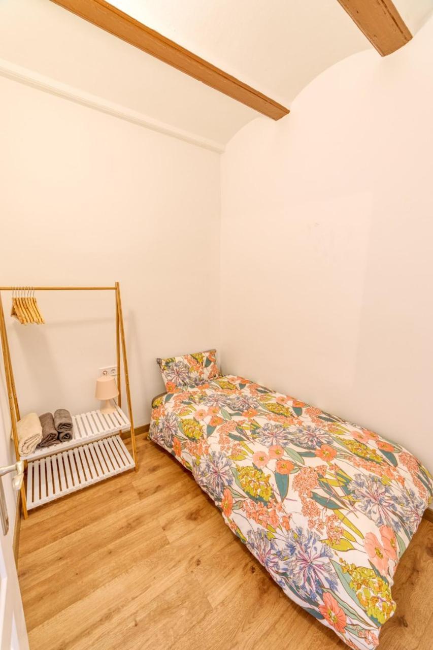 Beams & Bricks Apartment Валенсия Екстериор снимка