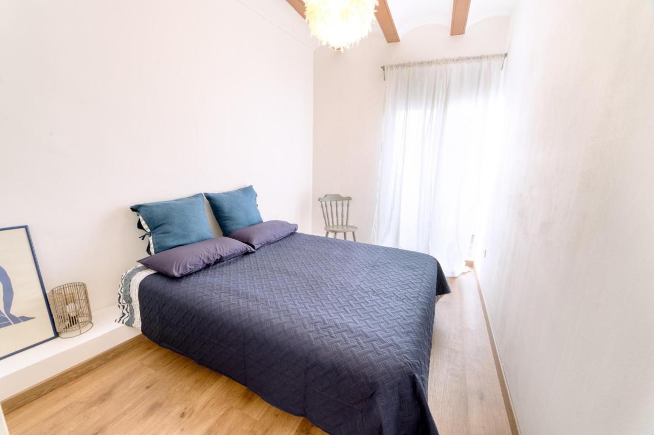 Beams & Bricks Apartment Валенсия Екстериор снимка